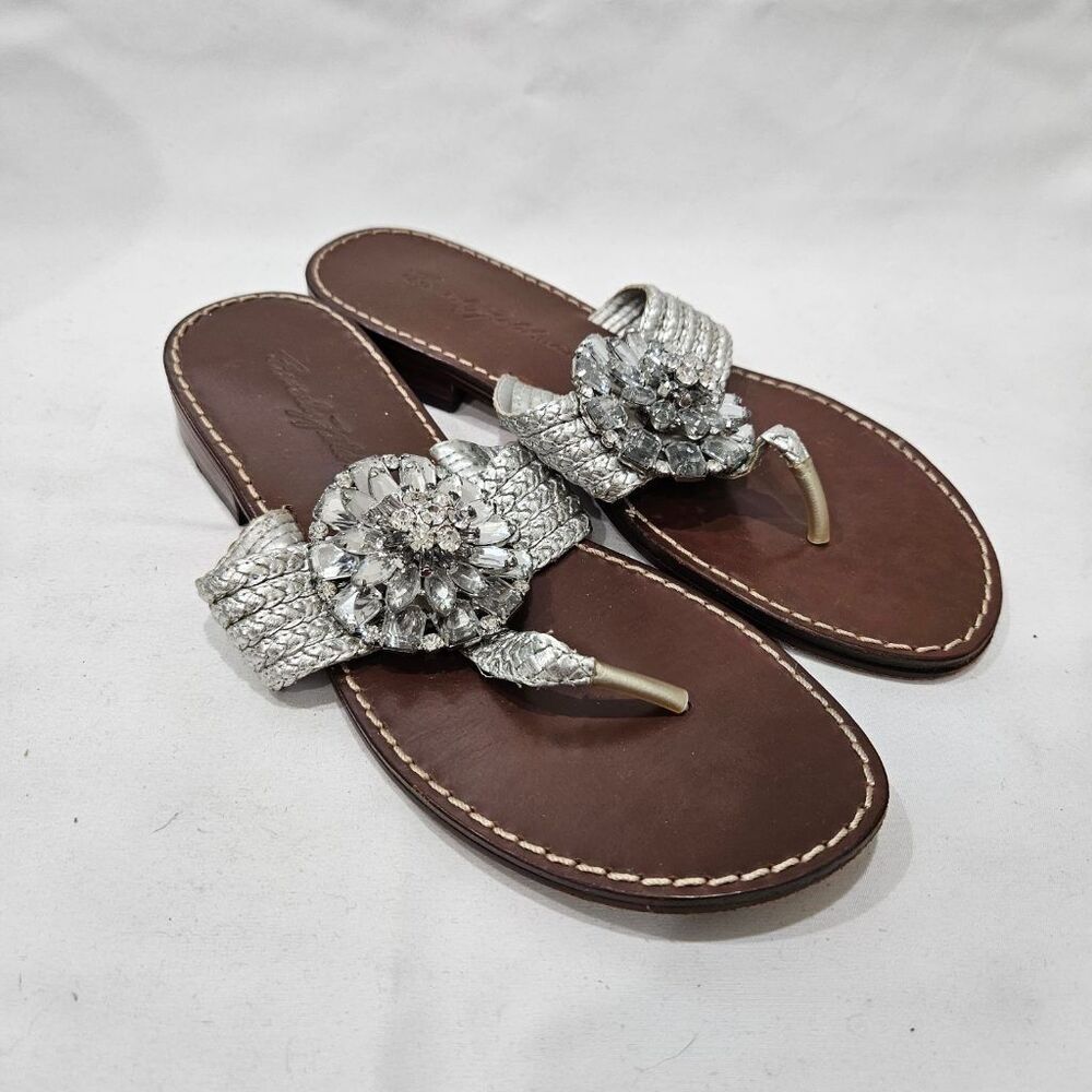 Beverly Feldman Queen of Love Silver Rhinestone Flower Thong Sandals 8M Leather